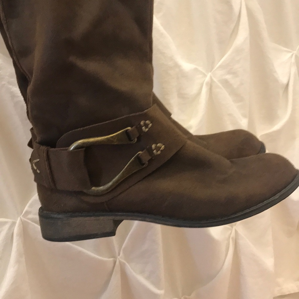 Cute riding boots!